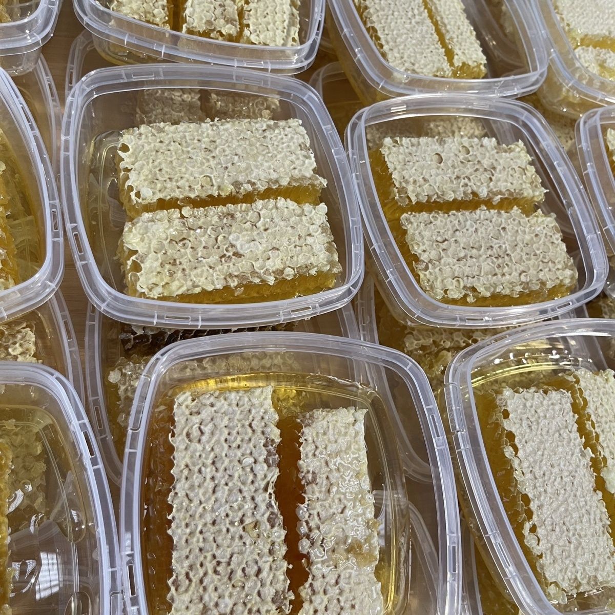 切割蜂巢蜜整块现切蜂巢嚼着吃农家自产250克