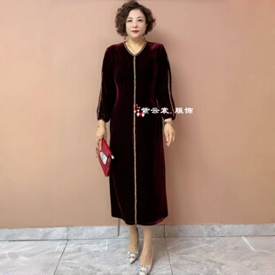 秋季新款真丝绒连衣裙高端奢华大牌气质中年妈妈宽松遮肉大码长裙