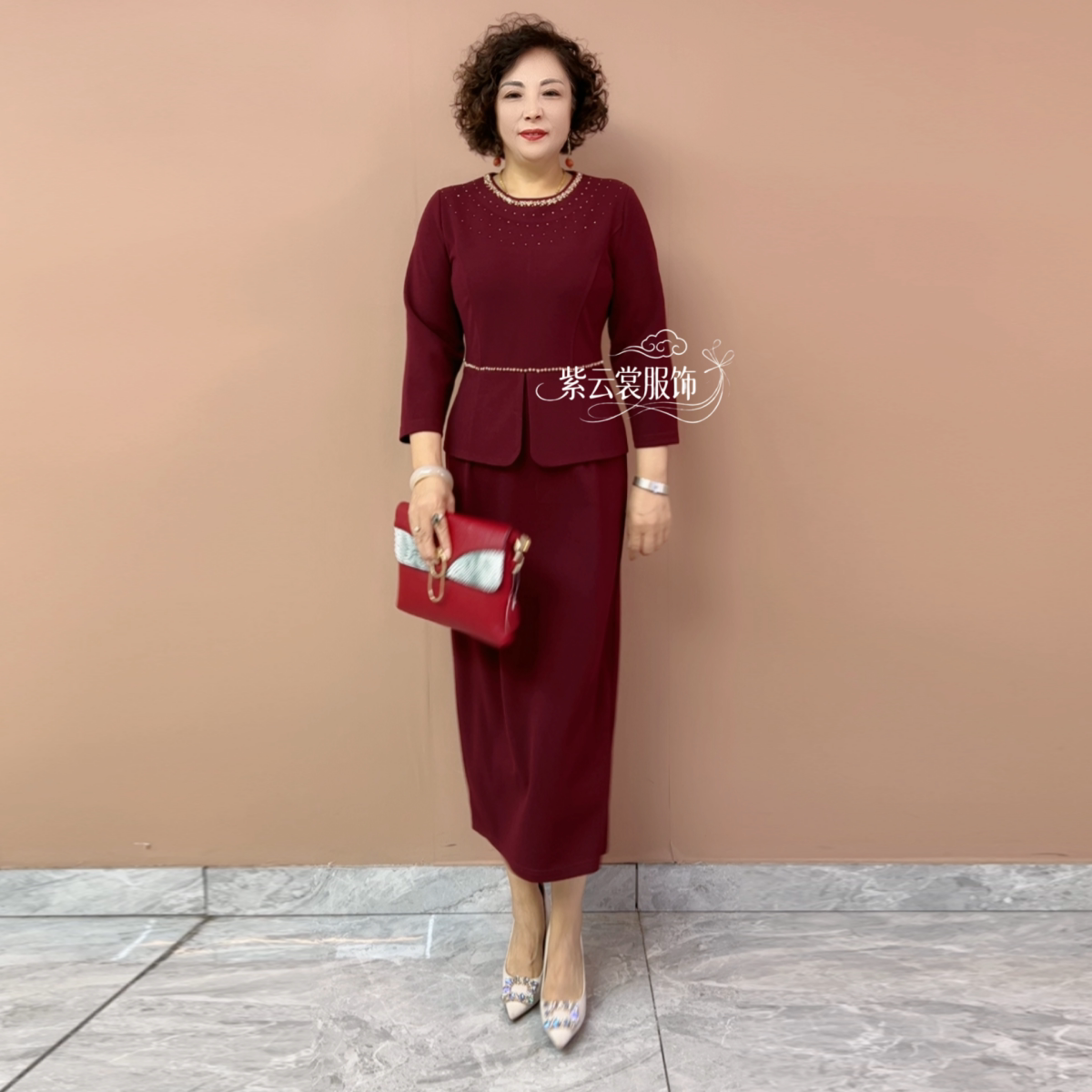 高贵年轻喜婆婆妈妈参加婚礼服洋气丈母娘婚宴装假两件旗袍连衣裙