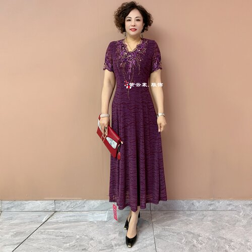 阔太太高端中年妈妈装夏季短袖高弹南韩丝烫钻绣花收腰显瘦连衣裙