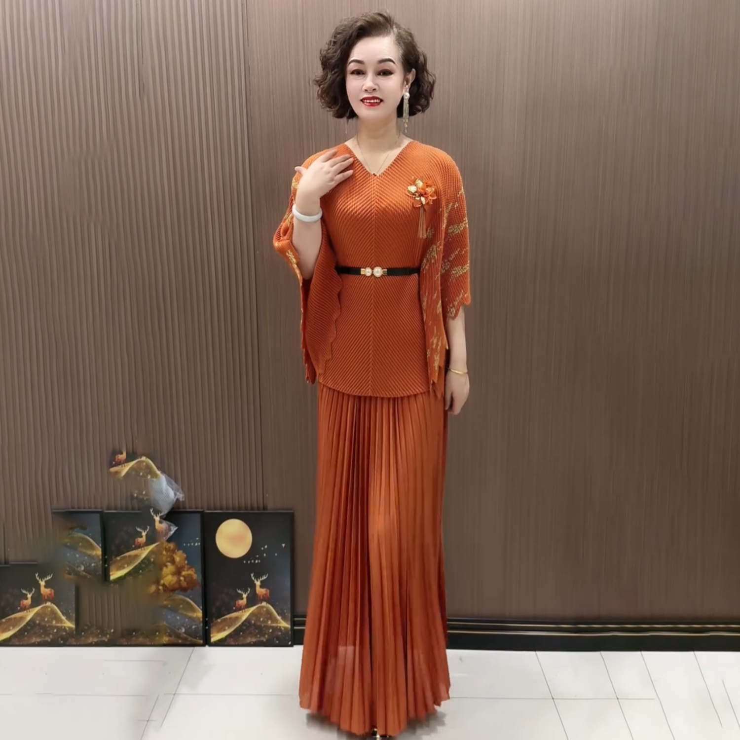 富贵妈妈新款女装套装宽松大码洋气褶皱上衣烫金时尚半身裙两件套