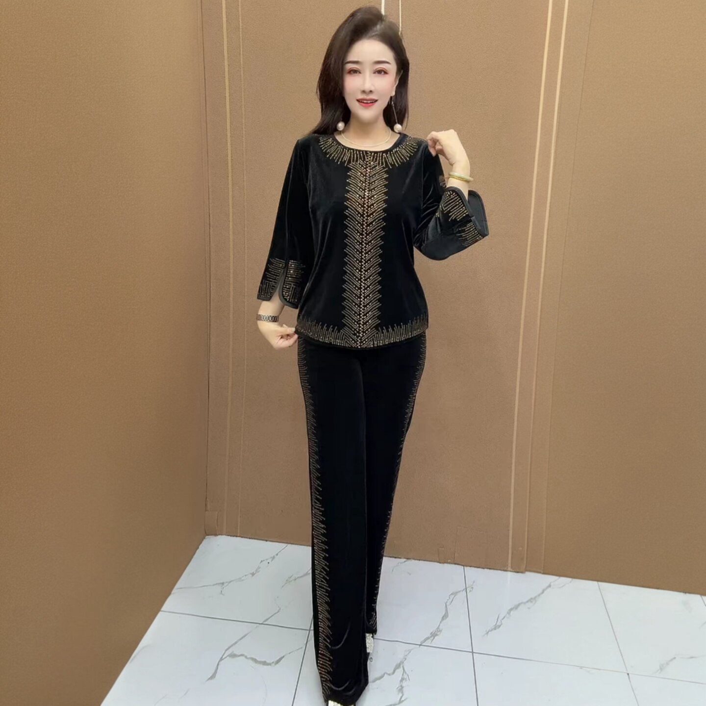 秋装新款丝绒时尚轻奢宽松荷叶袖上衣妈妈气质减龄阔腿裤两件套装
