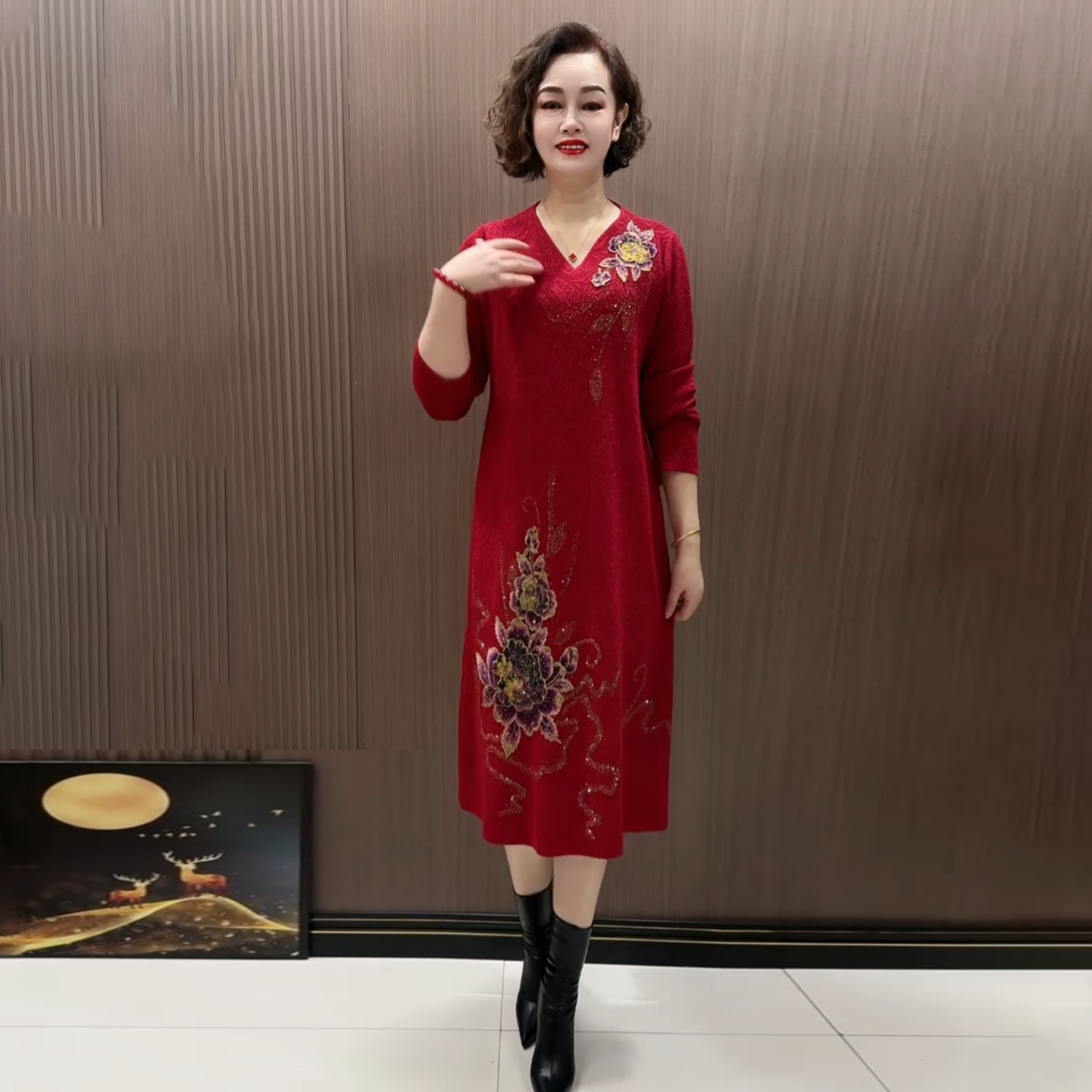 妈妈时尚优雅绣花长裙秋冬中老年加肥宽松大码弹力显瘦针织连衣裙