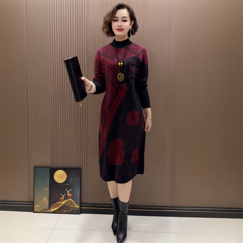 秋冬年轻妈妈针织羊毛镶钻长袖连衣裙宽松遮肉气质长款打底毛衣裙