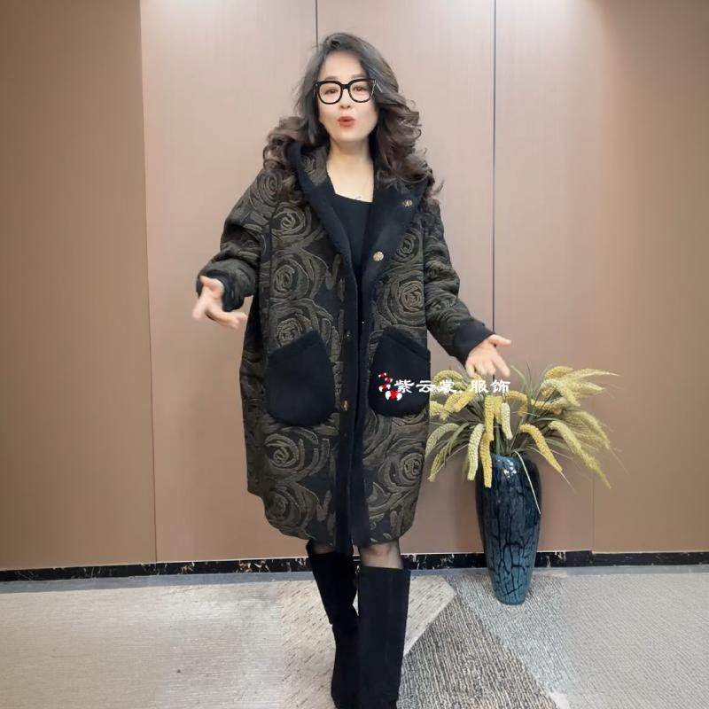 时尚妈妈冬装加厚加绒保暖双面穿毛呢外套中长羊羔毛200斤风衣女