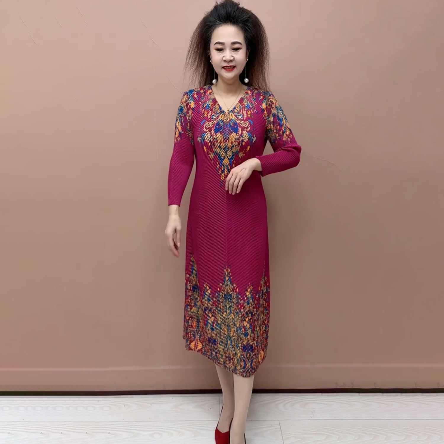 碎花褶皱时尚春装新款长袖气质大码宽松妈妈装洋气弹力大码连衣裙