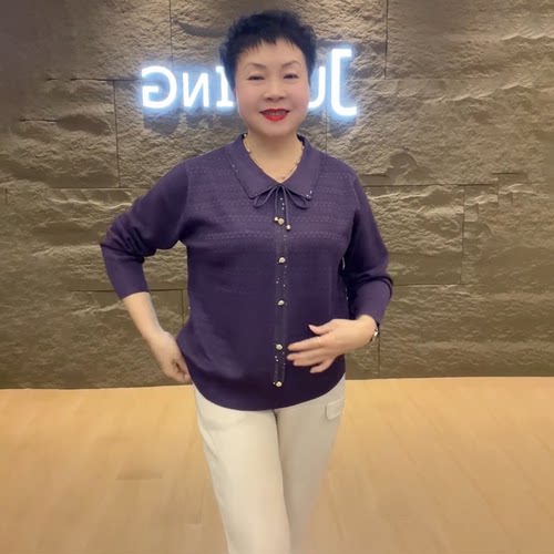 新款翻领烫钻系带针织衫女士长袖宽松显瘦减龄洋气中年妈妈装上衣