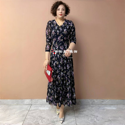 春夏中年妈妈连衣裙台湾纱高弹洋气减龄优雅气质碎花长袖大摆长裙