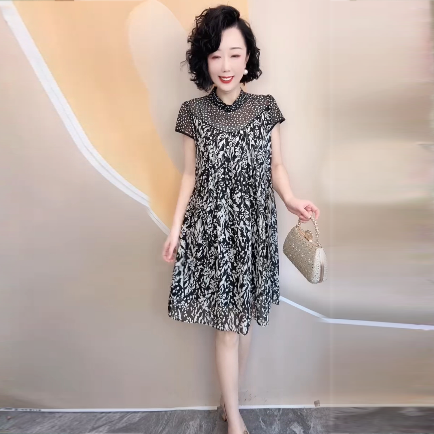 高端夏季立领短袖碎花女装连衣裙宽松遮肉小个子妈妈装雪纺中长裙
