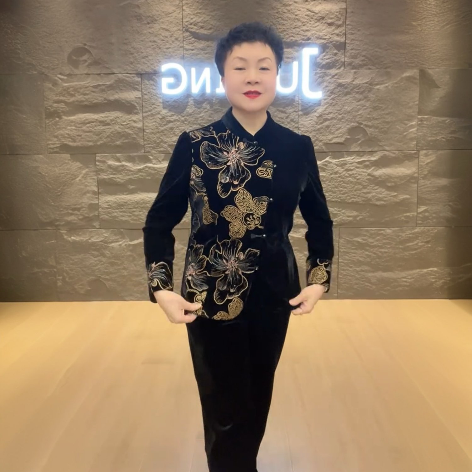 国风秋冬中老年妈妈长袖丝绒上衣气质拼接旗袍开衫民族风大码外套