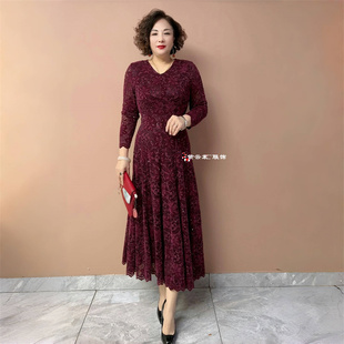 高端秋冬年轻妈妈装立体烧花长袖时尚洋气大码轻奢长款大摆连衣裙