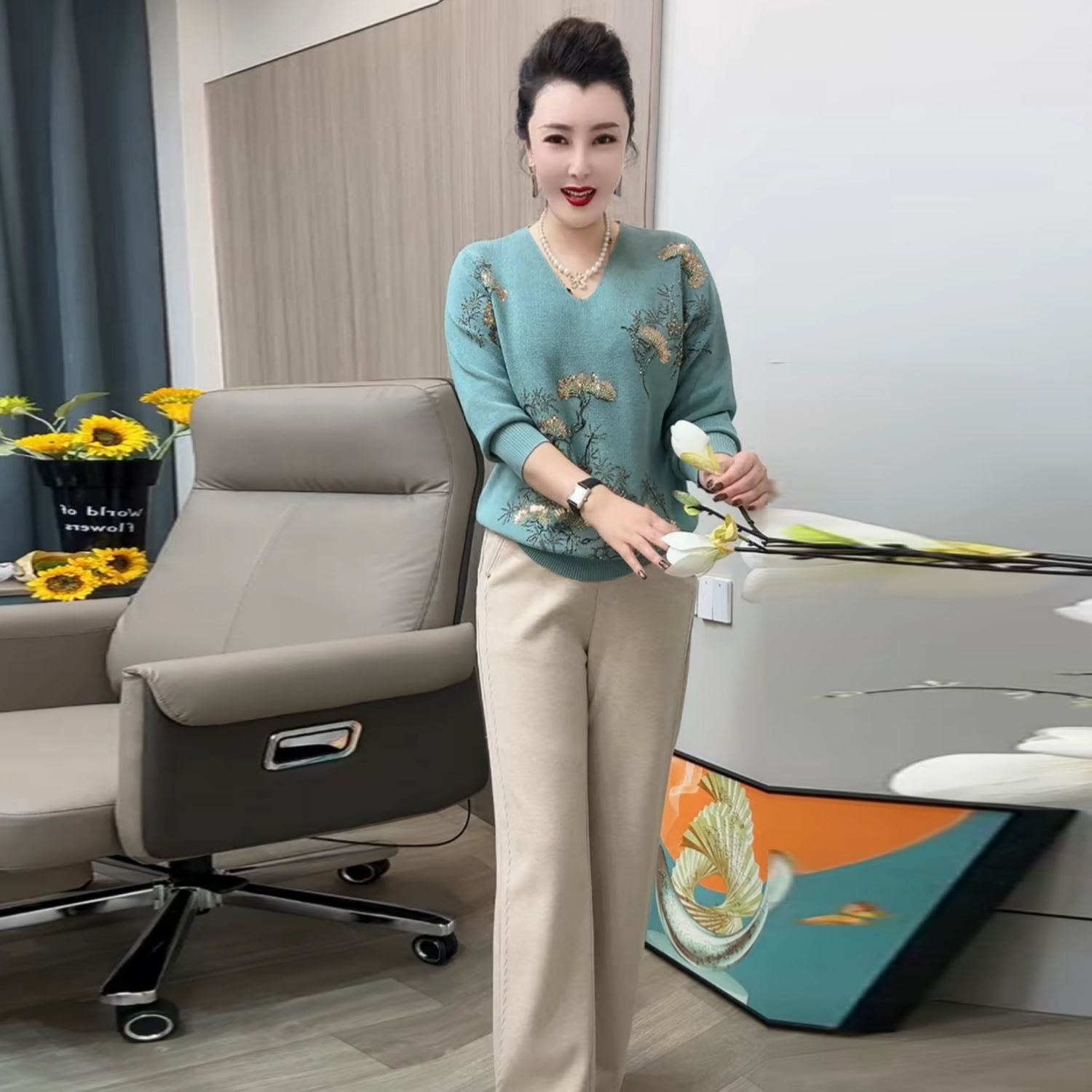 秋冬中老年妈妈长袖显瘦套头洋气休闲V领打底衫焦麻毛衣针织上衣