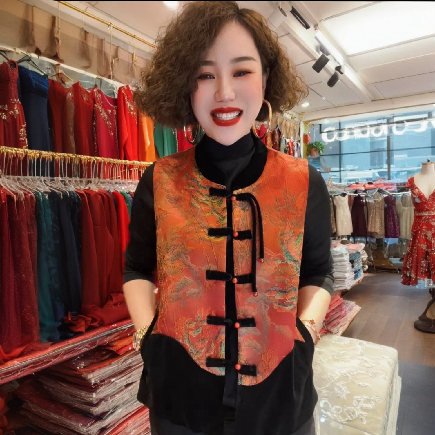 春装新款中年妈妈国风洋气丝绒马夹时尚宽松遮肉显瘦大码马甲坎肩