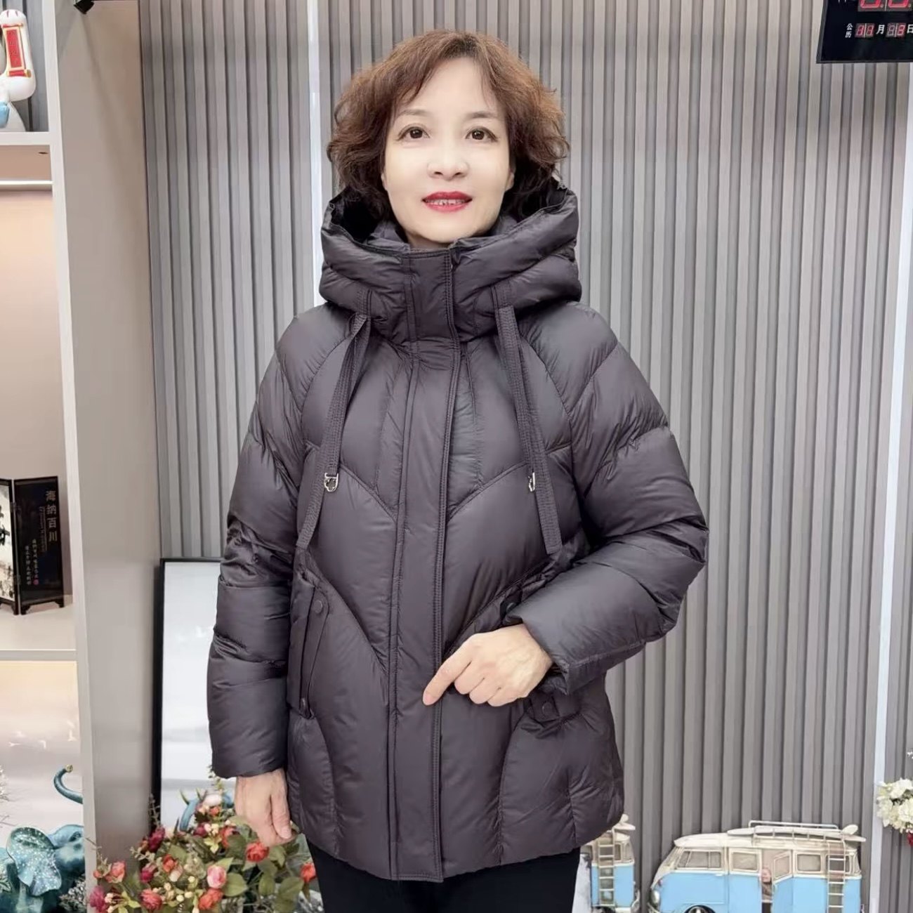 高端气质90白鸭绒羽绒服冬季中长款中老年妈妈装保暖冬装连帽外套