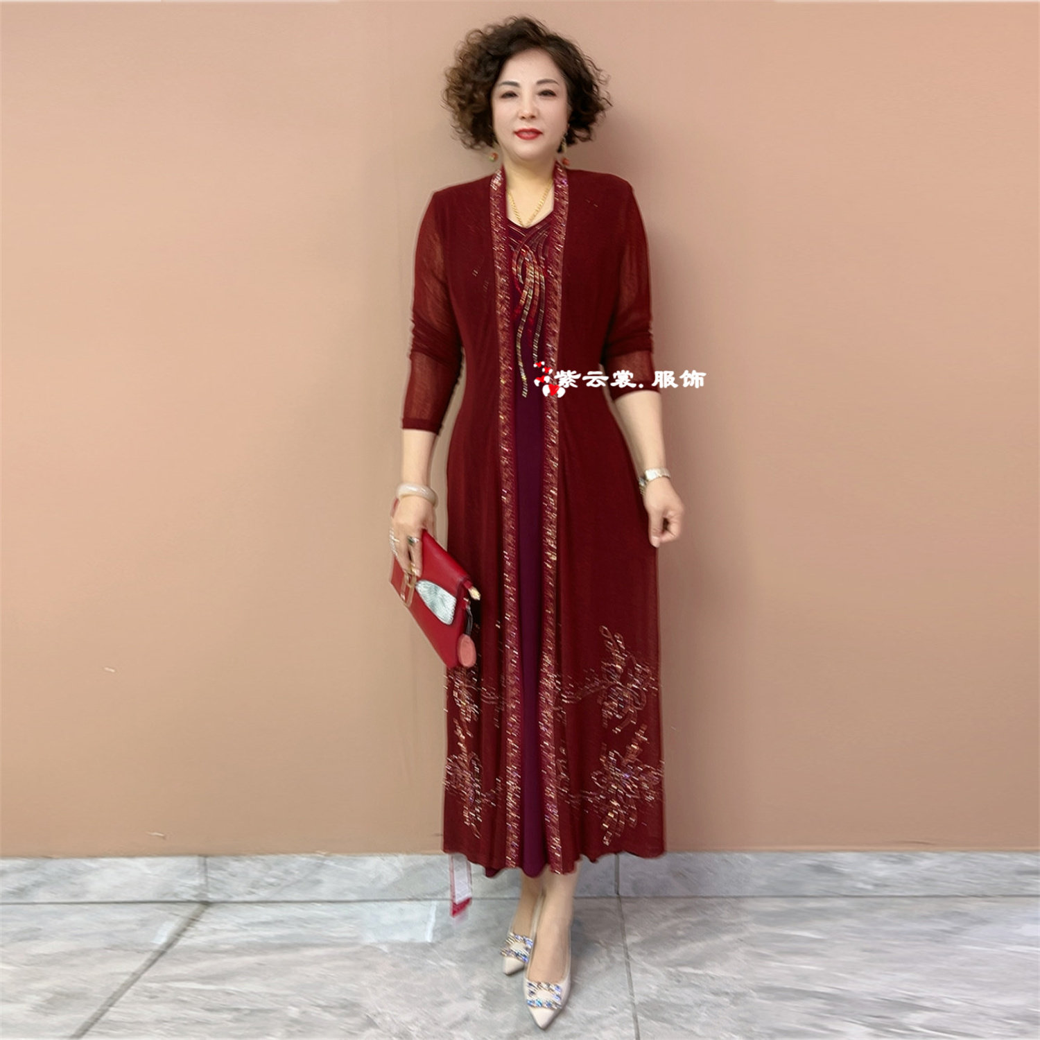 高端南韩丝中年妈妈装烫钻大码长款防晒外披风衣洋气大码长袖外套