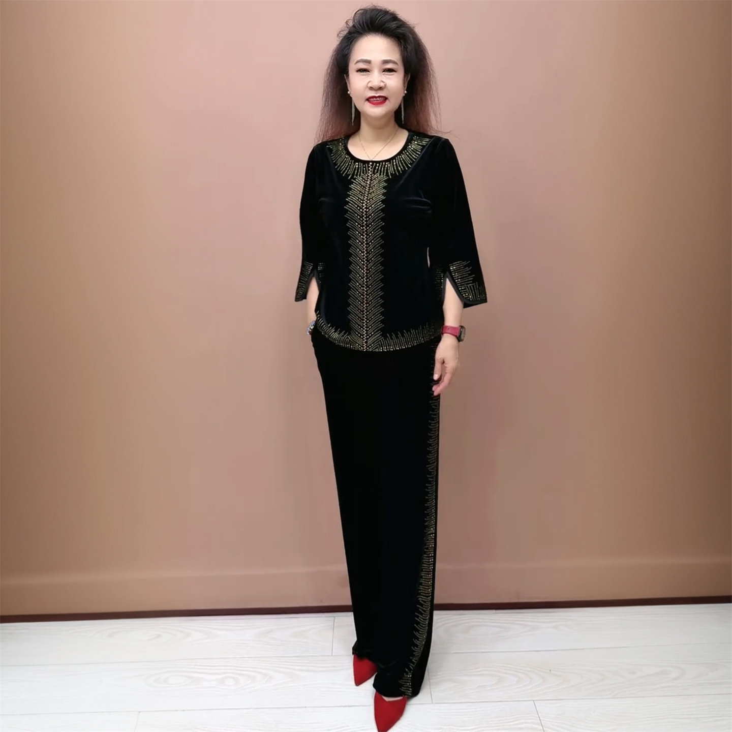 秋装丝绒时尚轻奢满钻大码宽松荷叶袖上衣妈妈气质阔腿裤两件套装
