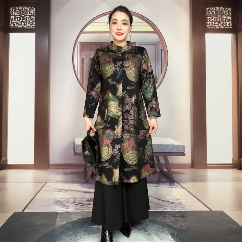 春装新款国风盘扣长款外套名媛气质妈妈罗马棉时尚阔太太大码风衣