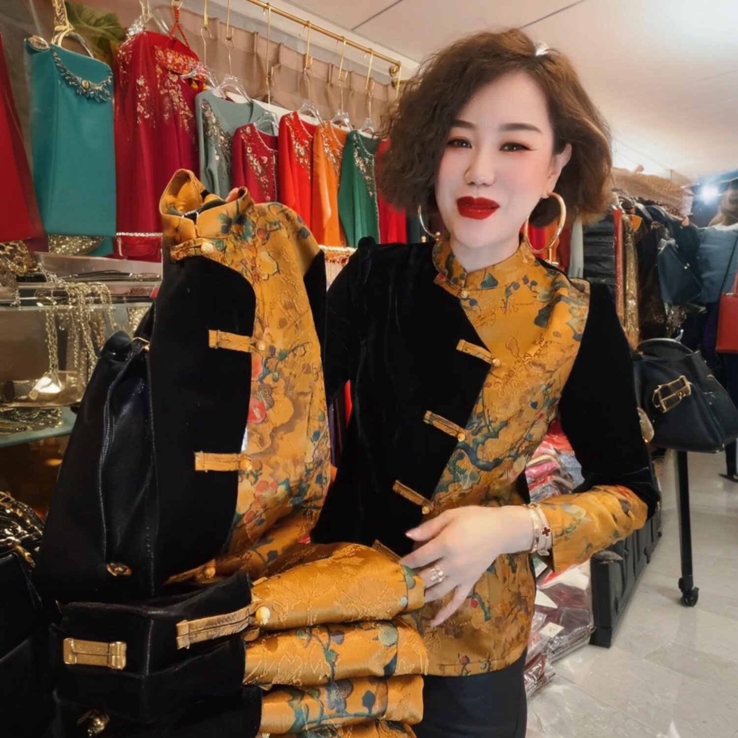阔太太高端秋冬中老年妈妈装长袖丝绒衬衫拼接旗袍开衫民族风外套