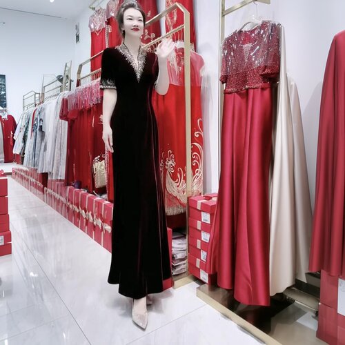 高端喜婆婆婚宴装新款气质长款鱼尾金丝绒连衣裙年轻妈妈婚宴礼服