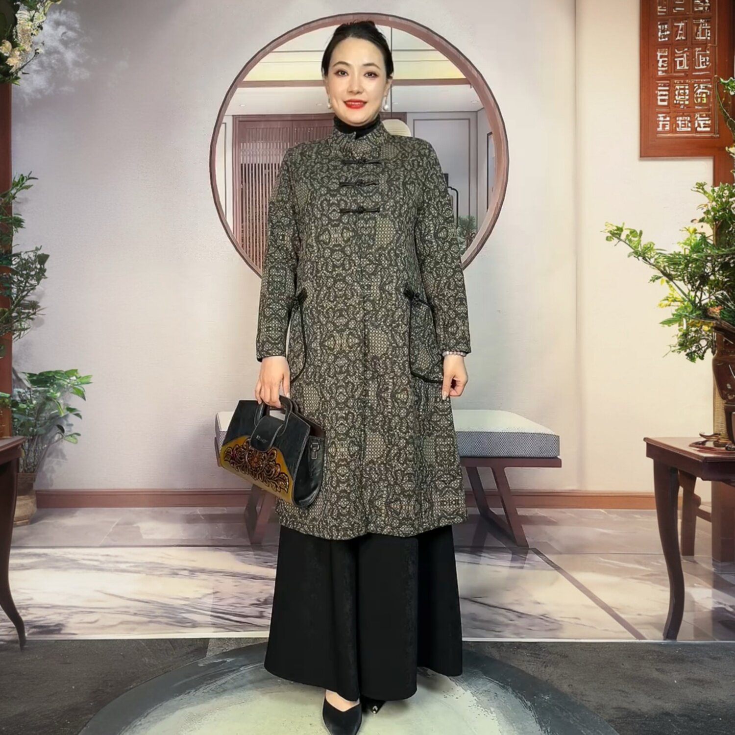 时尚气质秋装中老年妈妈宽松遮肉大码洋气长款过膝风衣阔太太外套