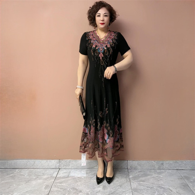 高端夏阔太太短袖V领弹力大码修身南韩丝显瘦绣花镶钻长款连衣裙