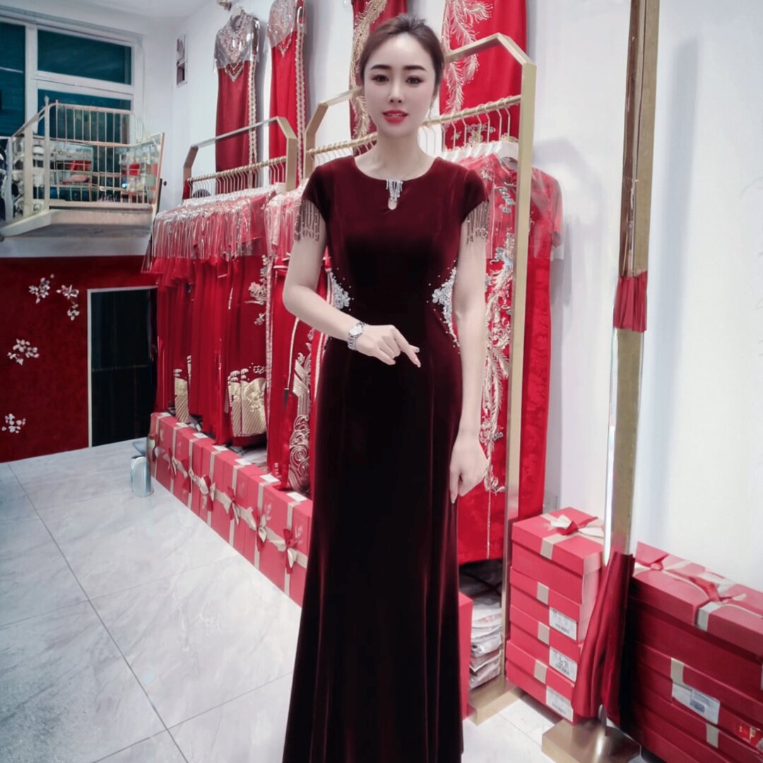 高贵喜婆婆婚宴短袖年轻结婚洋气妈妈礼服丝绒重工长款鱼尾连衣裙