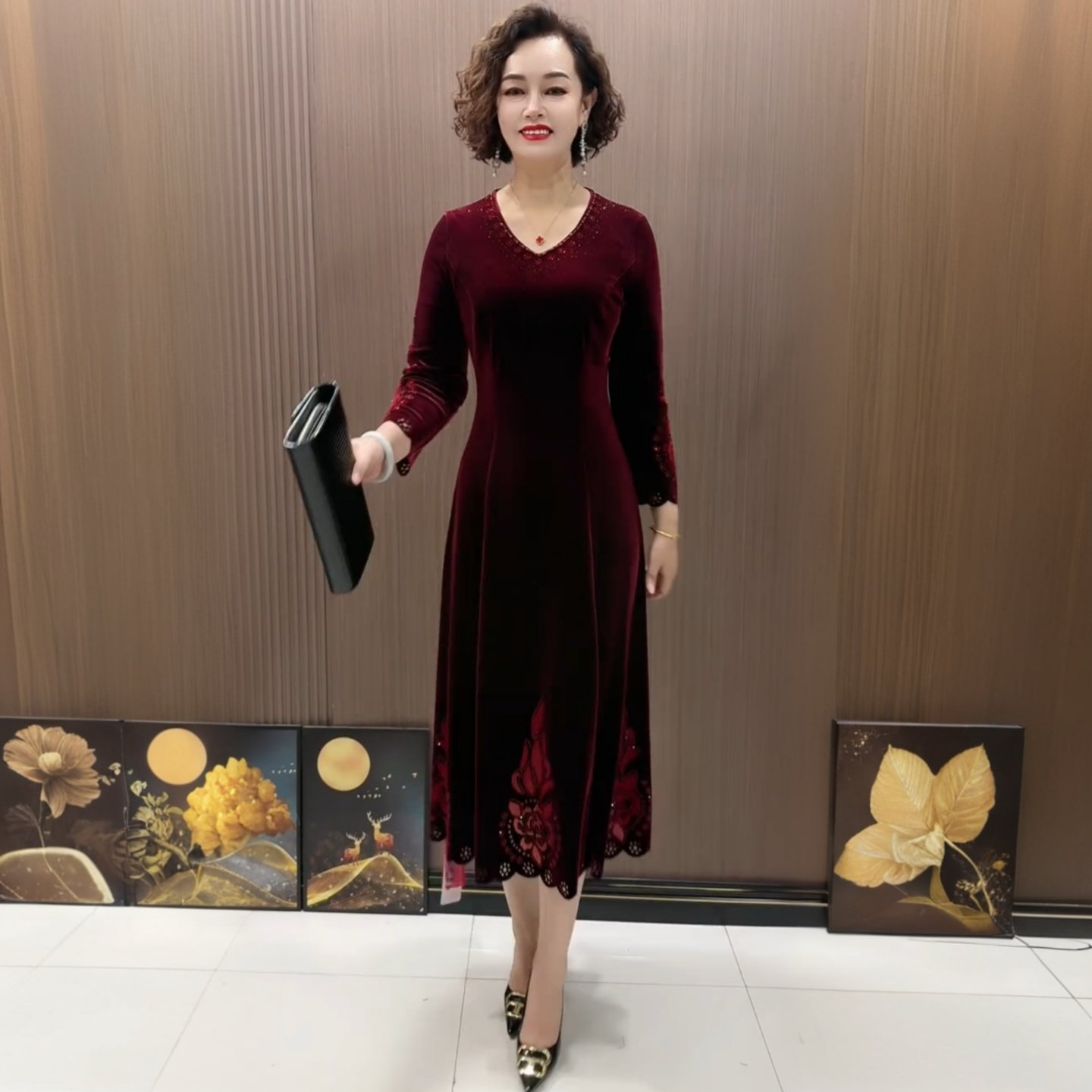喜婆婆婚礼秋冬高档时尚绣花长裙气质V领减龄中年妈妈大码连衣裙