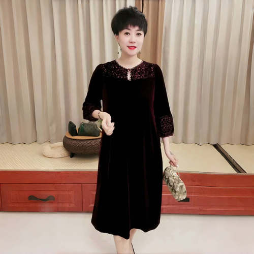 阔太太秋装新款中年妈妈装过膝长款真丝绒钩花洋气宽松大码连衣裙