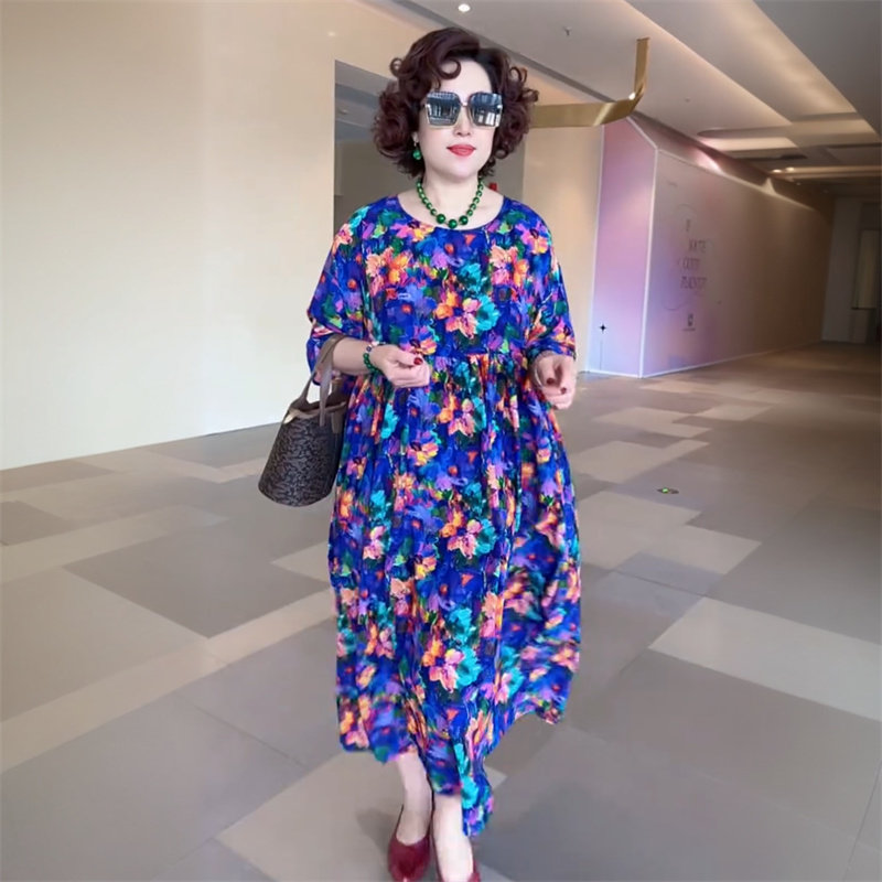 高级感印花连衣裙贵夫人胖妈妈装宽松大码遮肉夏季长款碎花沙滩裙