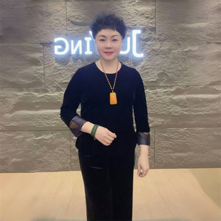 春秋新款中老年妈妈装黑色丝绒撞色打底小衫休闲大码宽松圆领上衣