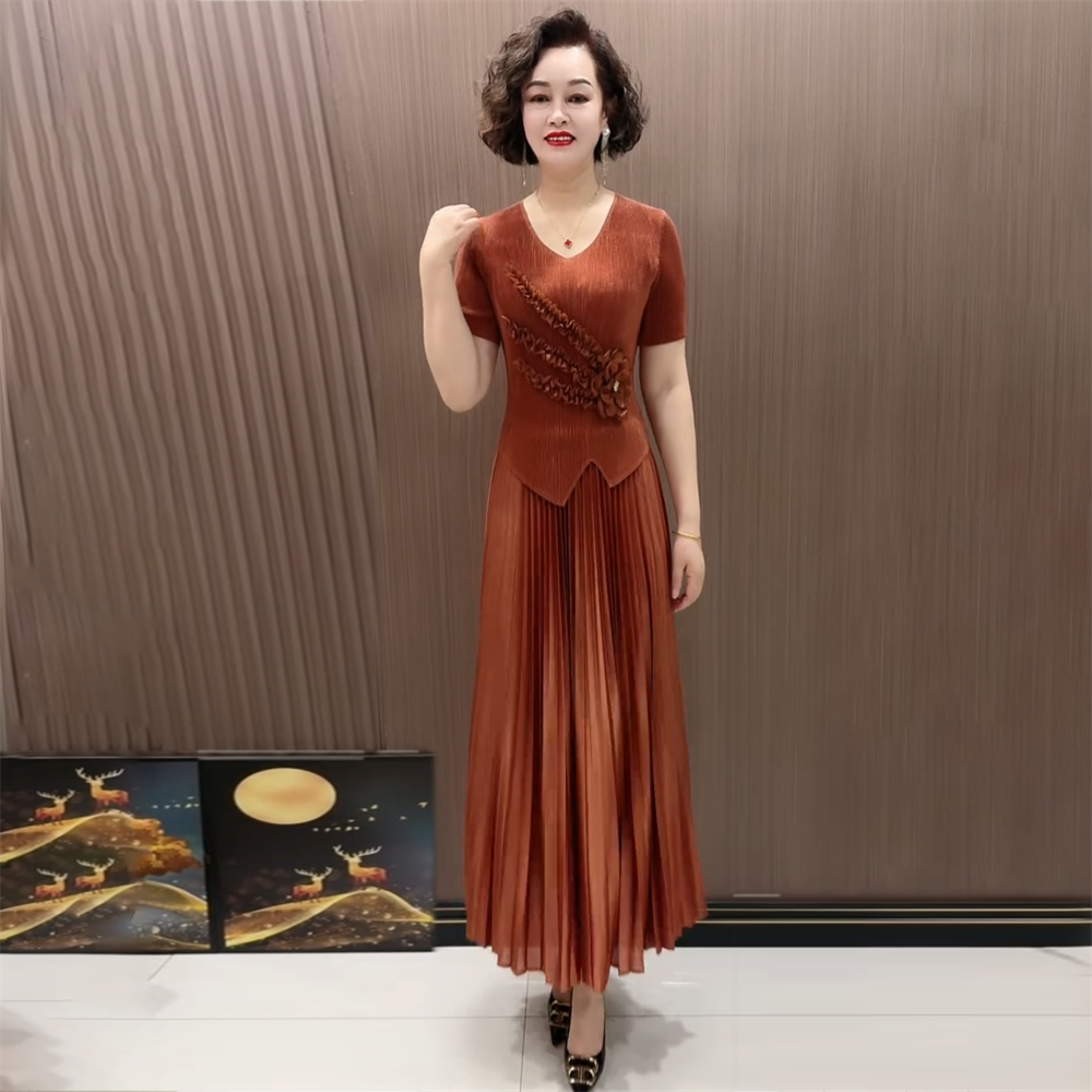 高端褶皱V领立体花连衣裙夏季收腰显瘦弹力百搭短袖洋气百褶长裙