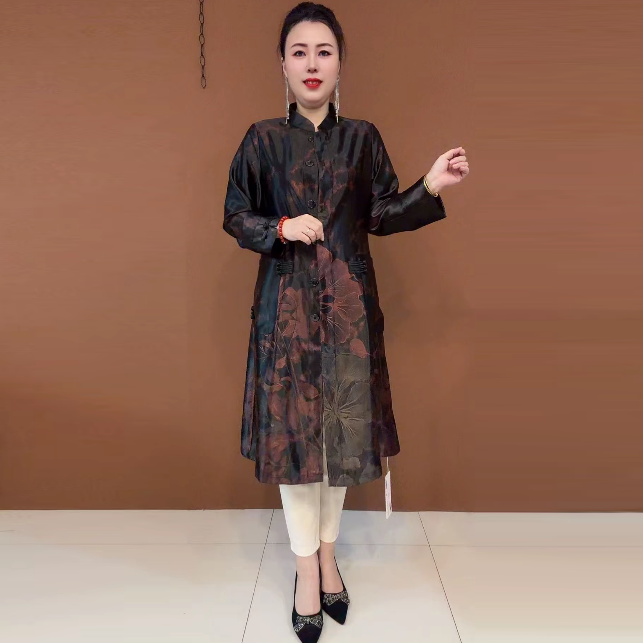 春秋气质国风中老年妈妈装醋酸缎提花长袖时尚宽松长款风衣女外套