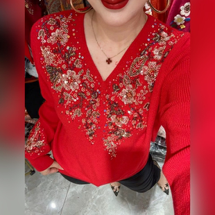 高端中老年妈妈长袖宽松遮肉V领刺绣重工镶钻打底针织衫焦麻毛衣