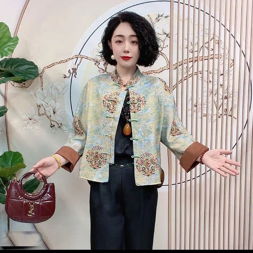 春夏新款中老年妈妈时尚洋气宽松减龄盘扣新中式开衫短款真丝上衣