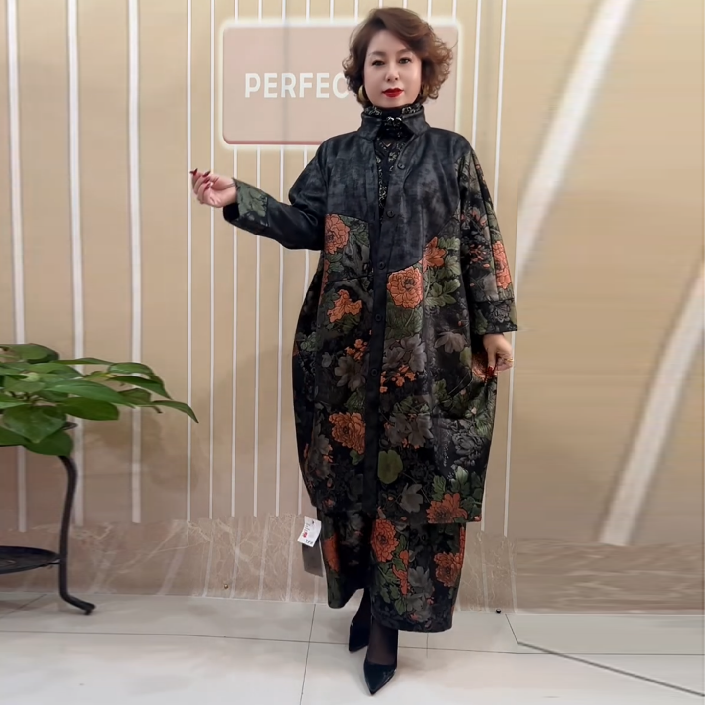 阔太太春秋阔版抽绳大衣外套宽松中老年妈妈装200斤过膝洋气风衣,女装/女士精品,风衣,淘宝优惠券,粉丝福利购,淘宝优惠卷