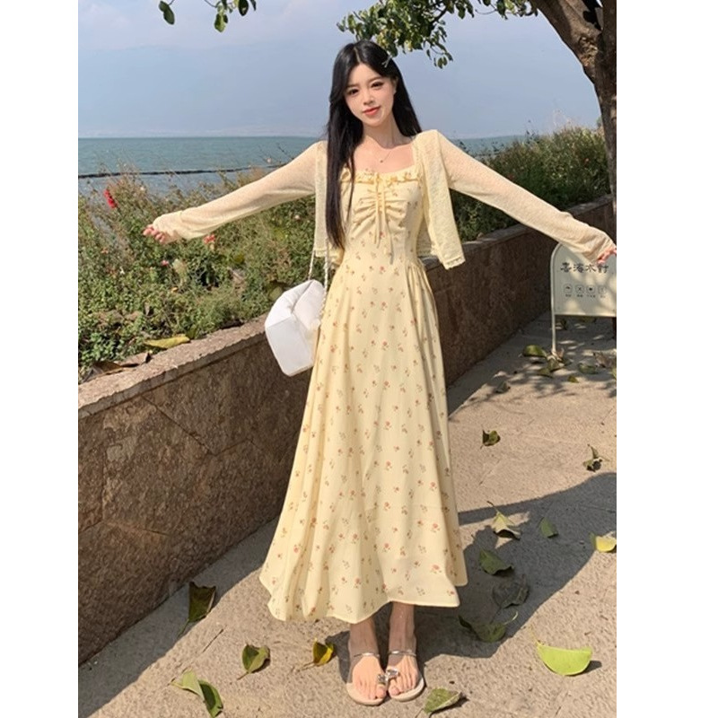 法式黄色碎花抽绳吊带连衣裙夏季大码胖mm薄款2025新款夏绝美