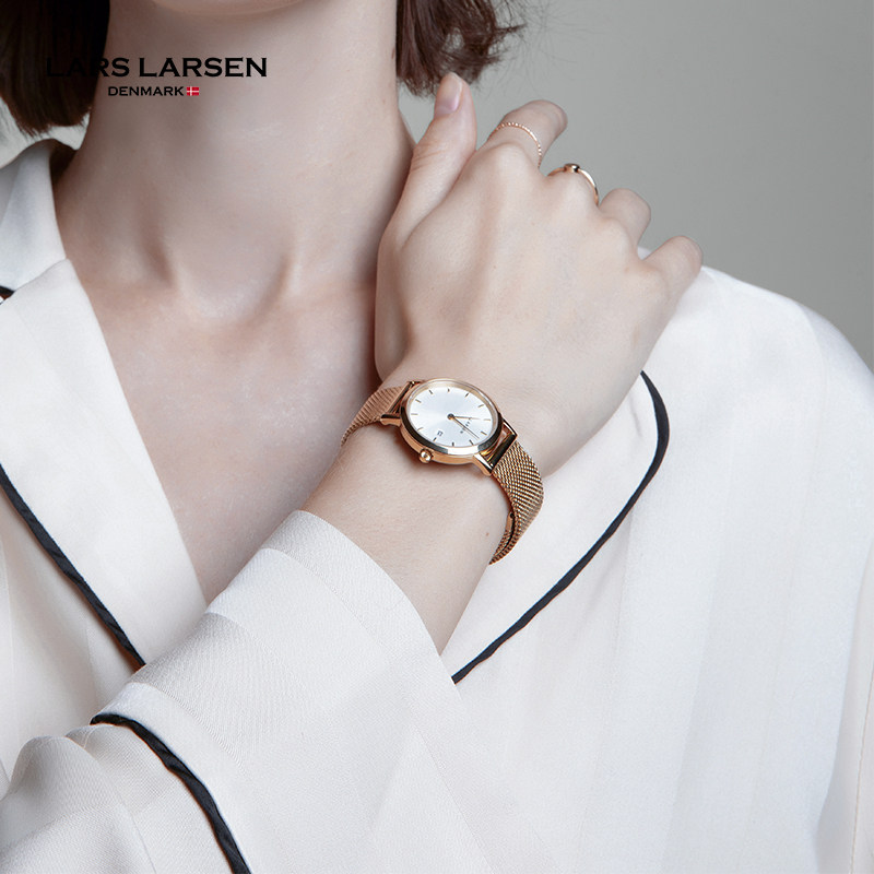 新款上市 larslarsen太阳纹日历手表女 小众轻奢小巧简约女士腕表
