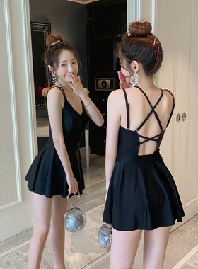 泳衣女高级感2025新款爆款遮肚显瘦性感黑色连体小胸聚拢温泉泳装