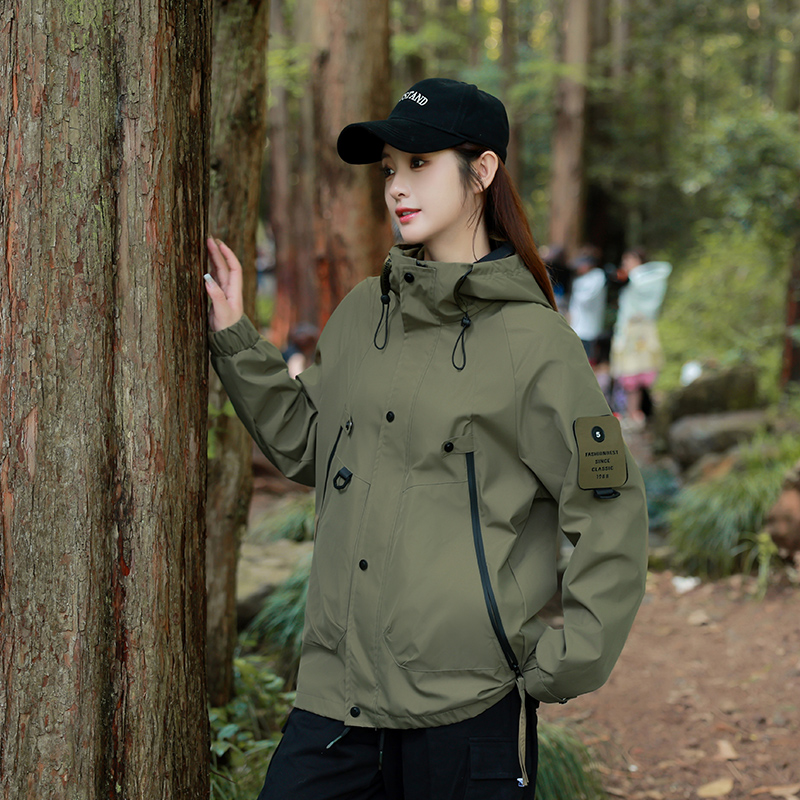 春秋季外套男女款冲锋衣2025新款爆小个子夹克登山服户外软壳薄款