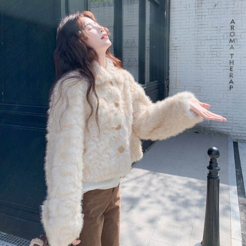 贵气御姐感米白色皮毛一体羊羔毛外套女秋冬2026新款绝美气质棉服