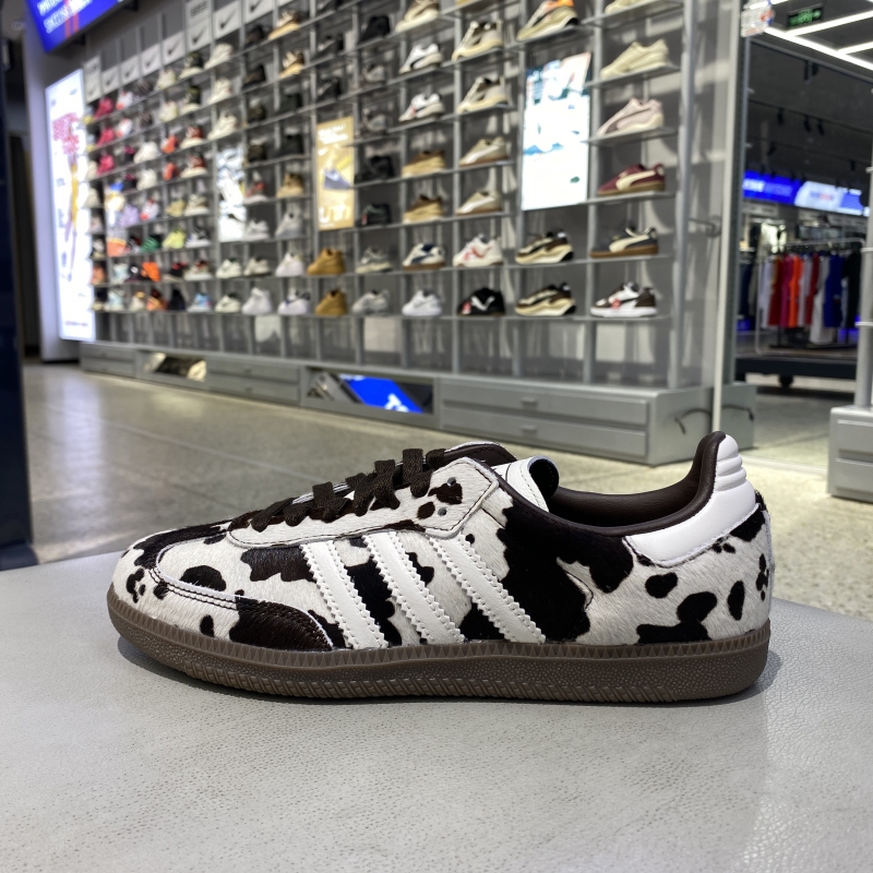 正品Adidas阿迪达斯三叶草奶牛纹轻便男女运动休闲鞋德训鞋KK2238