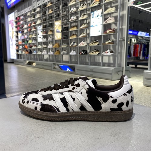 正品Adidas阿迪达斯三叶草奶牛纹轻便男女运动休闲鞋德训鞋KK2238