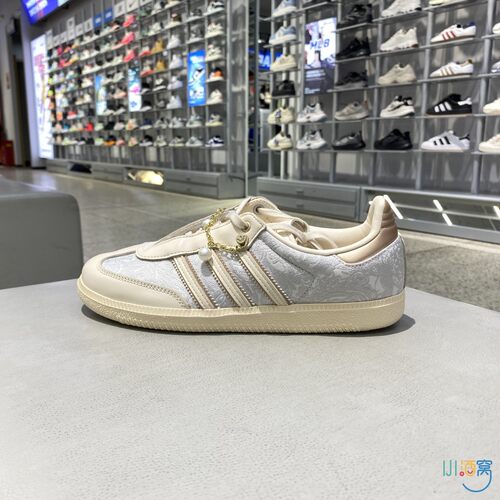 新款正品ADIDAS阿迪达斯三叶草女时尚百搭舒适系带休闲鞋JQ2616