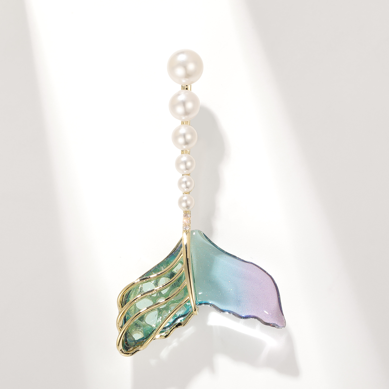 精致高档美人鱼尾胸针女设计感