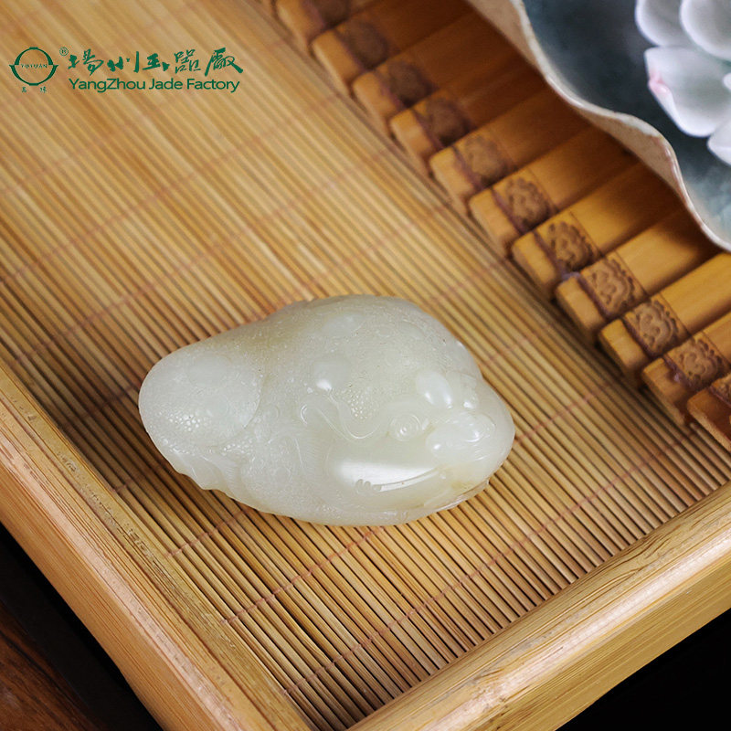 玉缘天然和田玉白玉新疆且末糖料山料金钱缠身白度好油性佳收藏