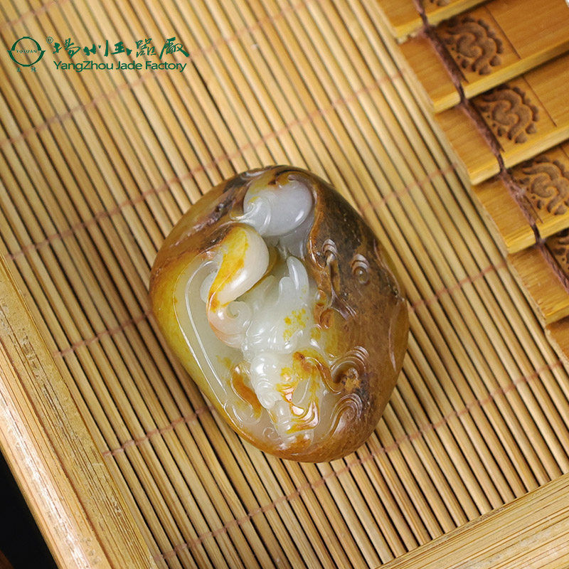 玉缘天然和田玉新疆和田白玉籽料生肖龙吊坠挂件原皮油性好大师工