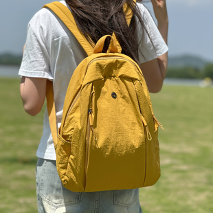 韩版休闲防水轻便尼龙背包书包简约大容量旅行包双肩包女2025新款