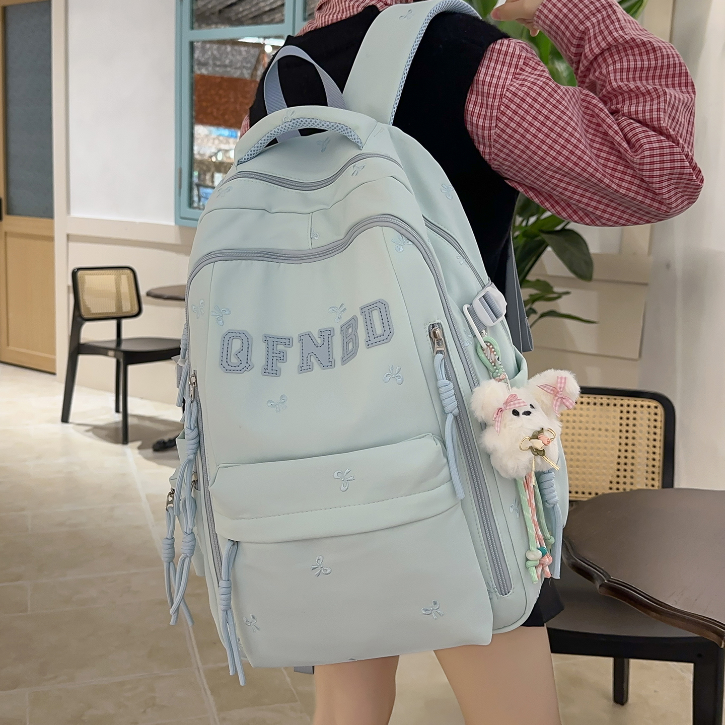 高颜值书包女小学生四到六年级