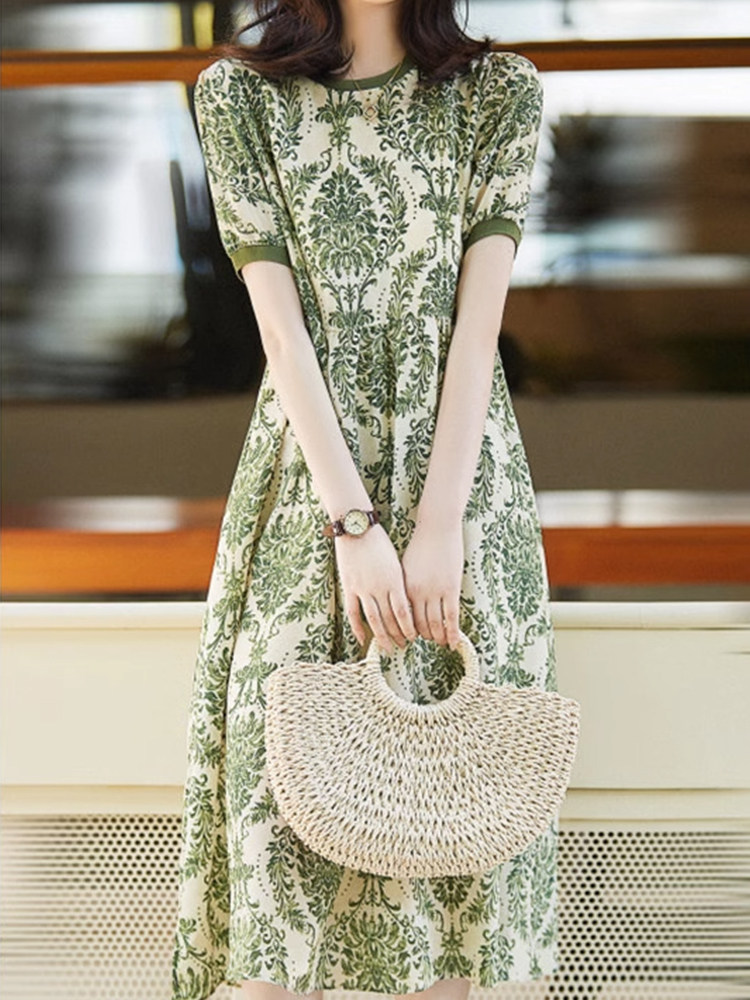 高级感洋气碎花连衣裙女夏季新款韩版显瘦优雅气质通勤减龄长裙子
