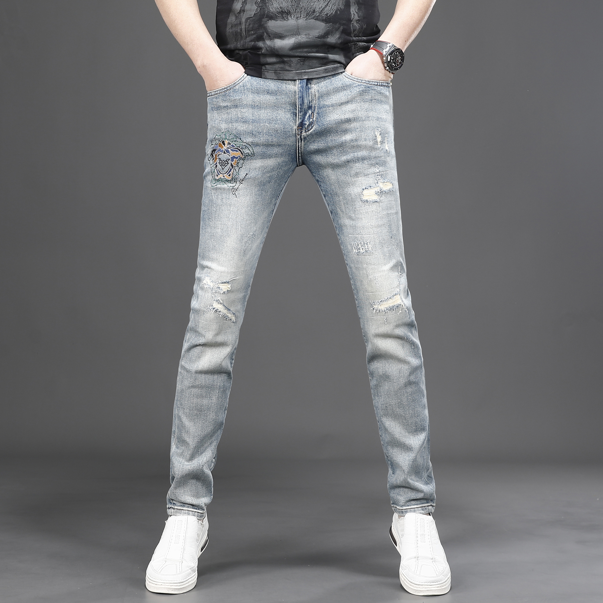 2025新款夏季高端牛仔裤男烫钻破洞修身小脚时尚潮牌潮流男士长裤